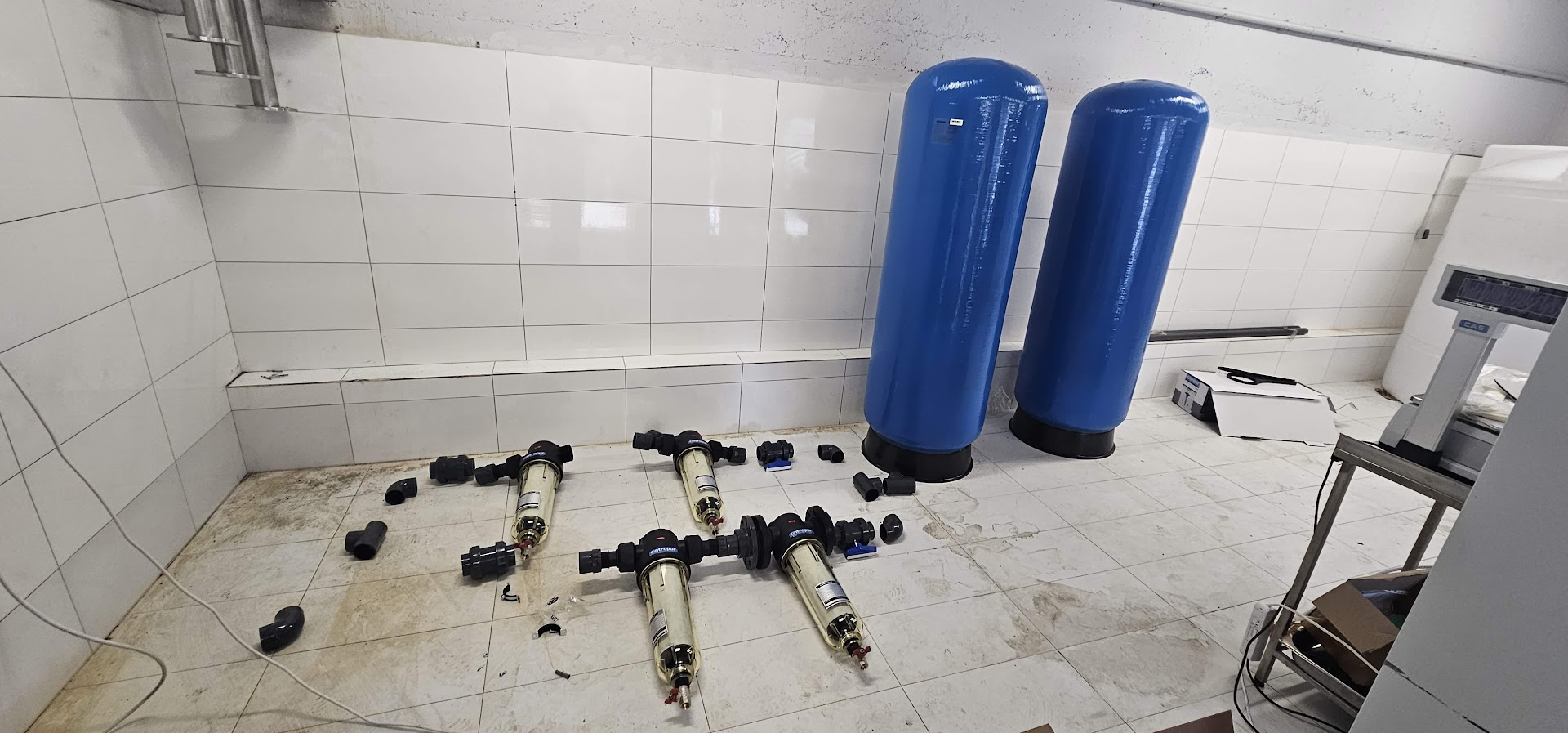 Water filtration and distribution system